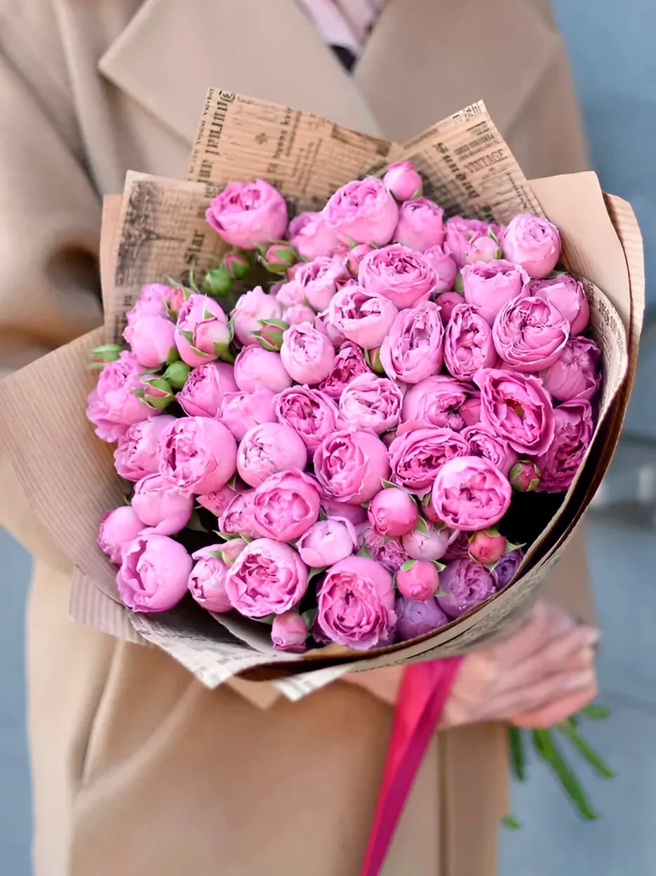 13 пионовидных роз "Misty Bubbles"