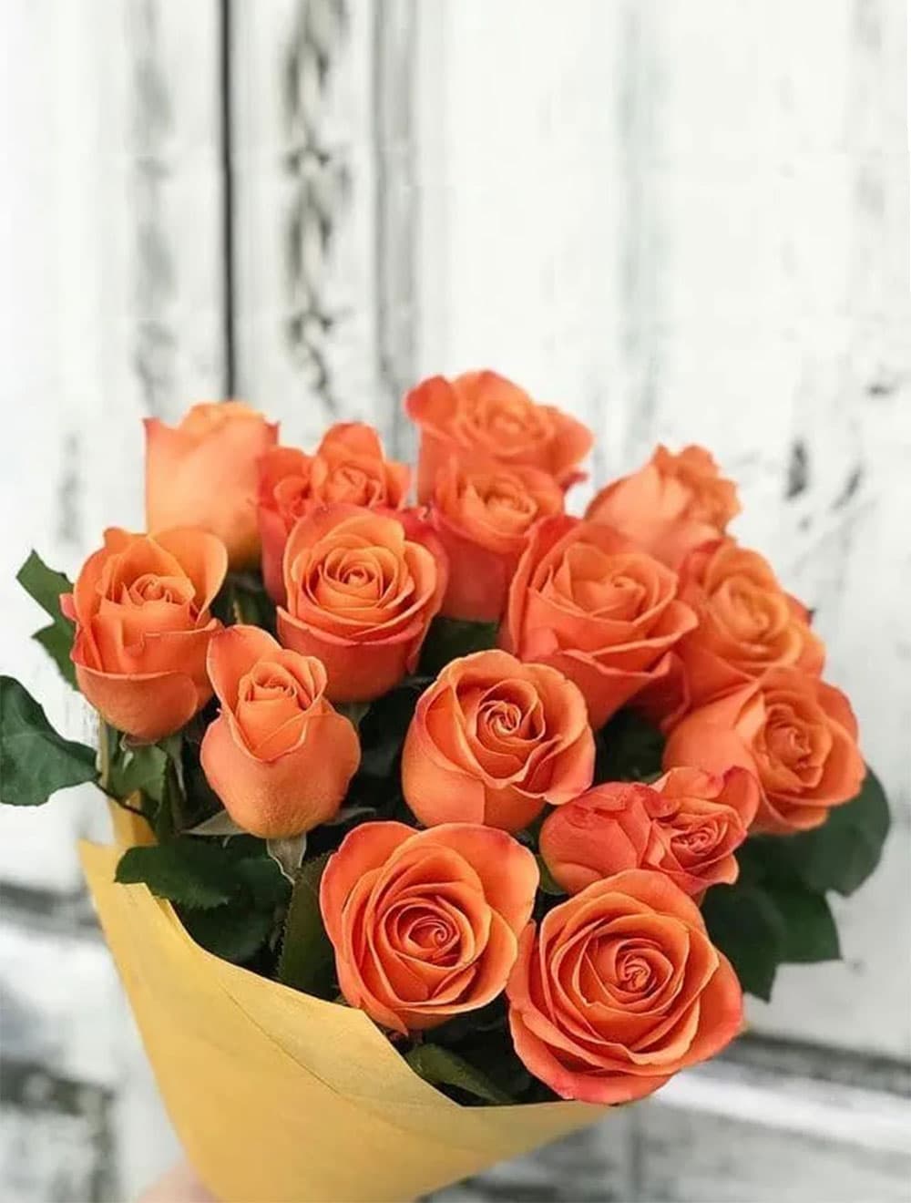 15 оранжевых роз