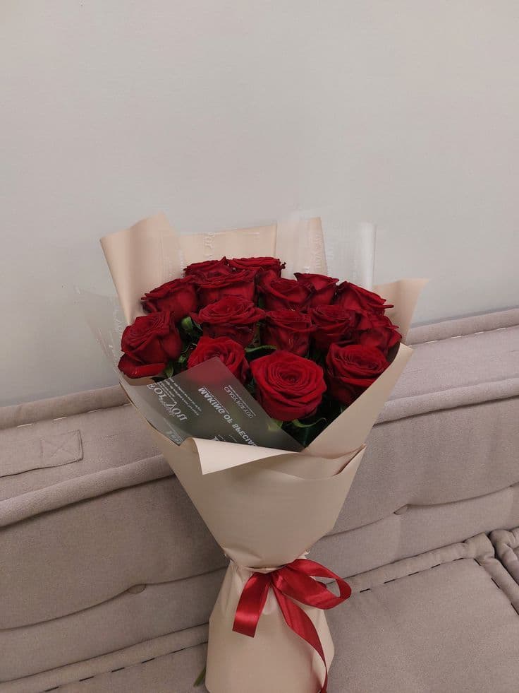 15 роз "Classic" (цвет на выбор) — фото 3 — купить в Тбилиси — фото 3