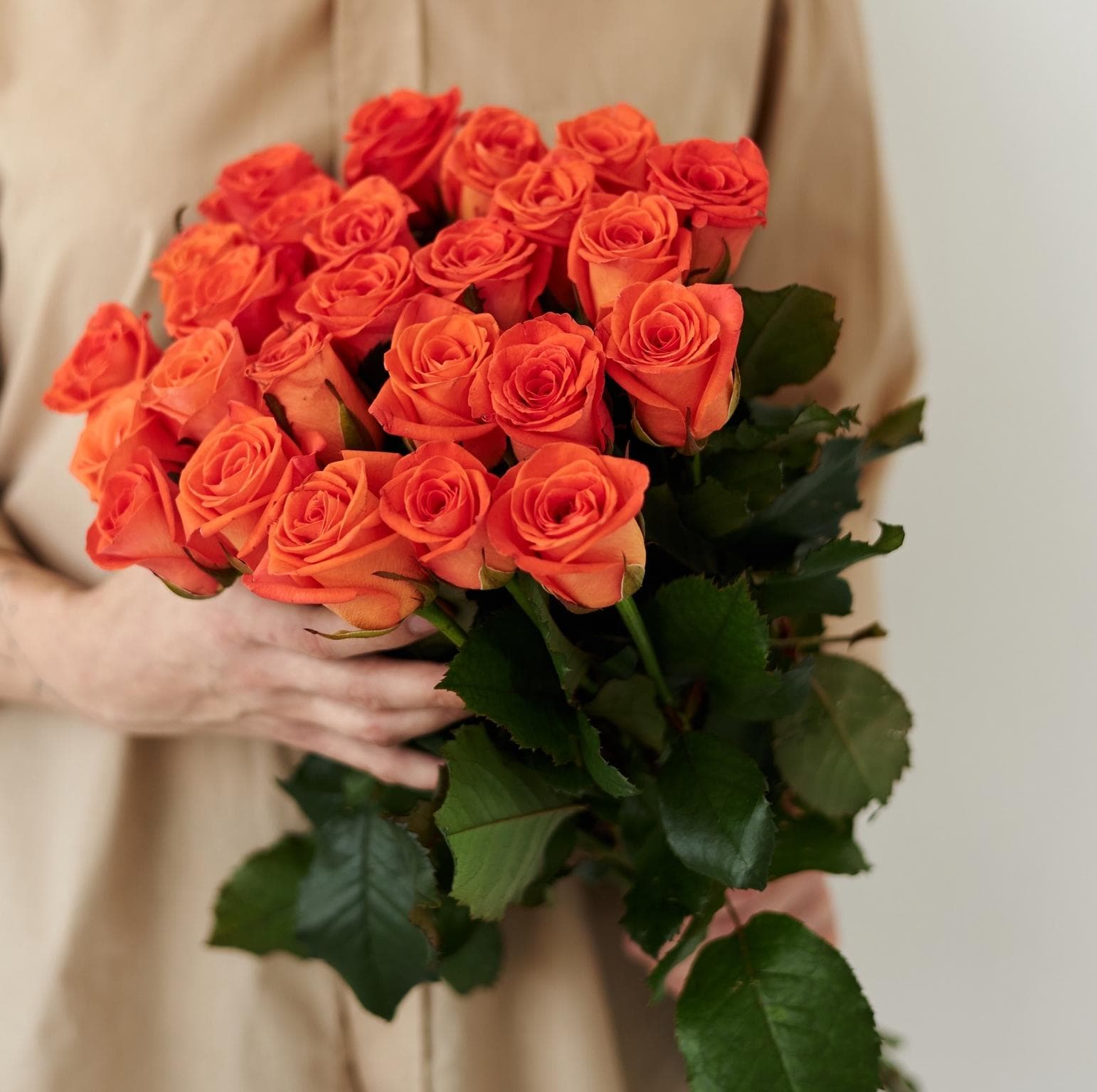 25 оранжевых роз