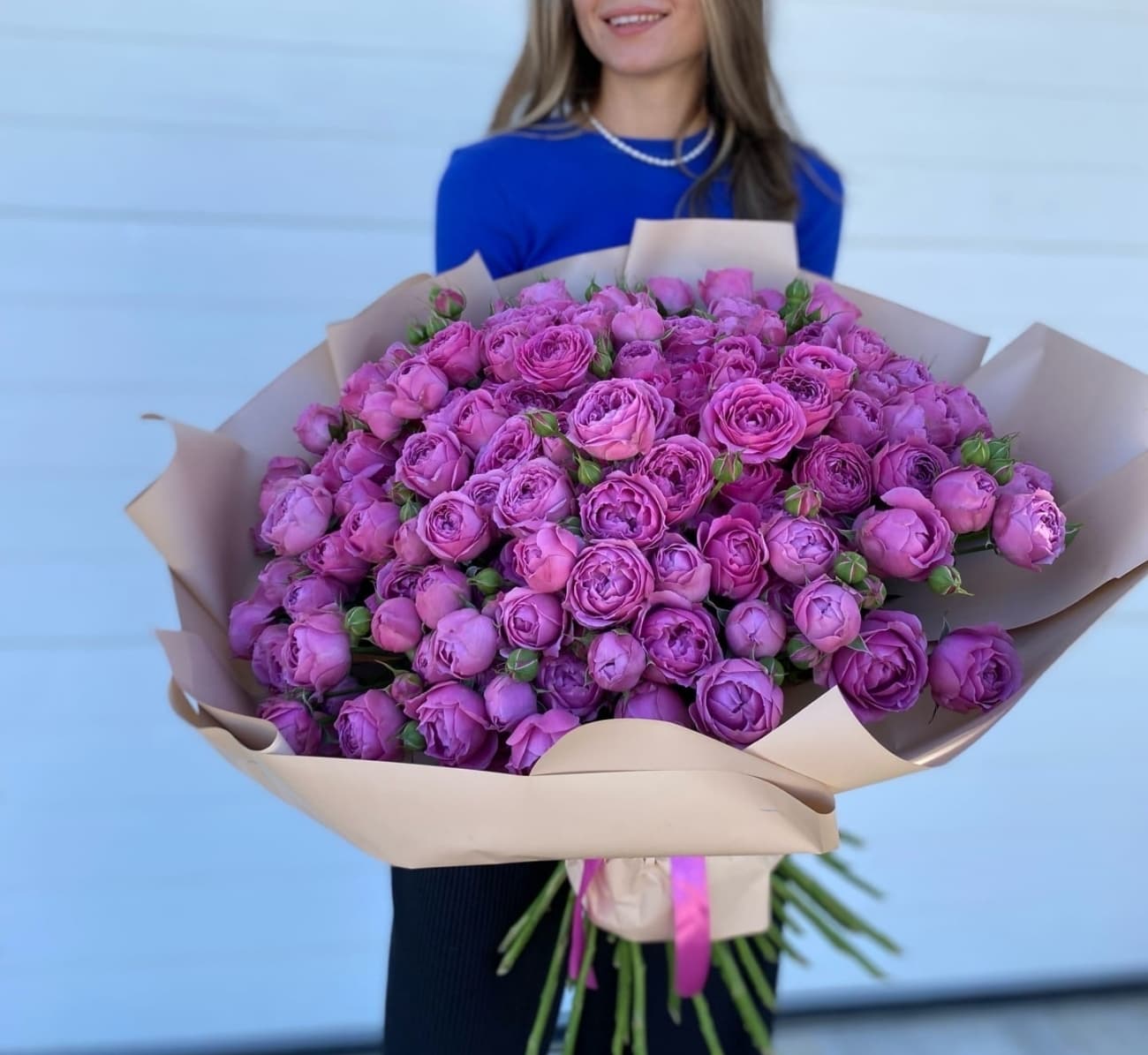 51 пионовидная роза Misty Babbles — фото 4 — купить в Тбилиси — фото 4