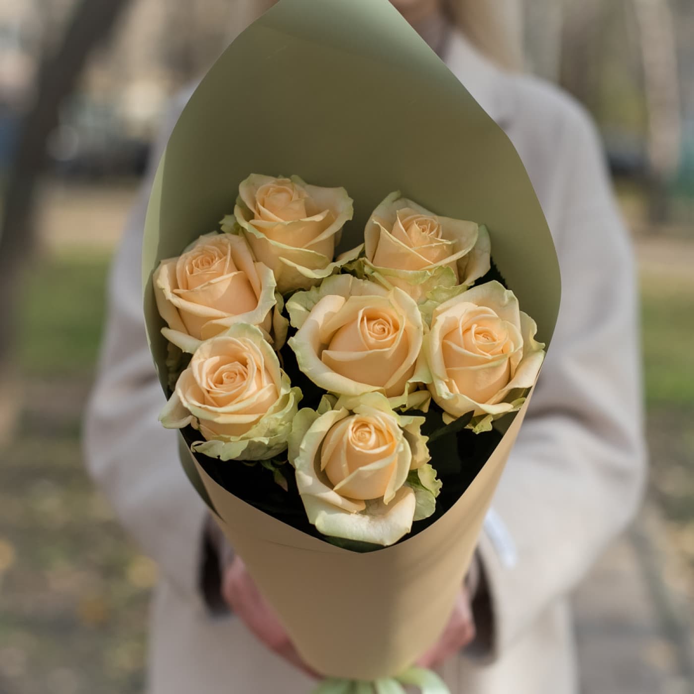 7 персиковых роз — фото 2 — купить в Тбилиси — фото 2