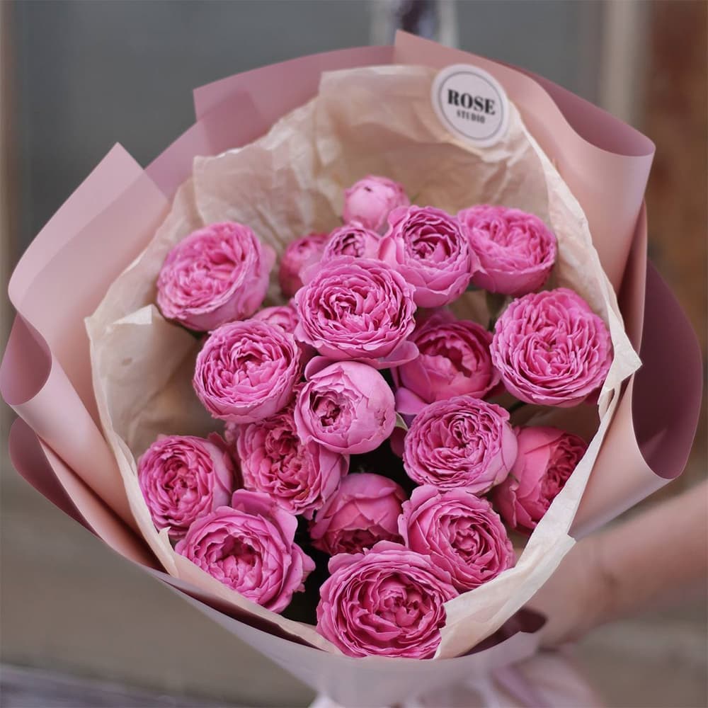 7 пионовидных роз "Misty Bubbles"