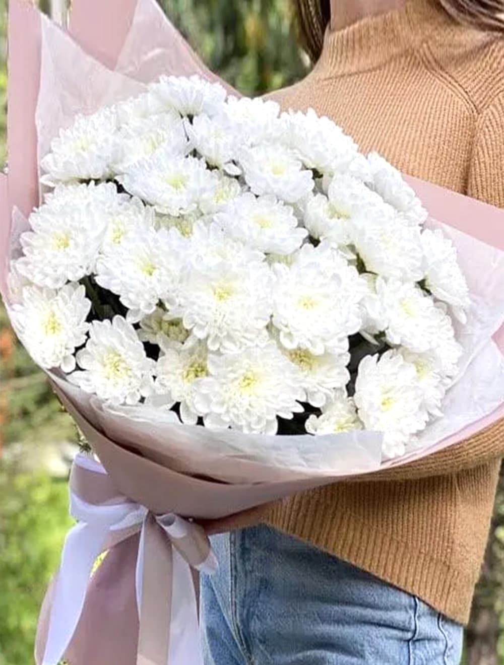 Букет 9 белых кустовых хризантем