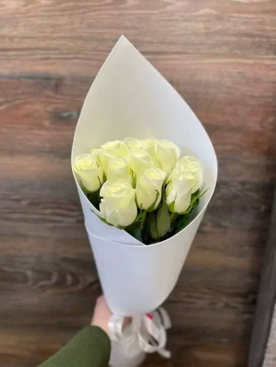 Букет из 11 роз Кения белые