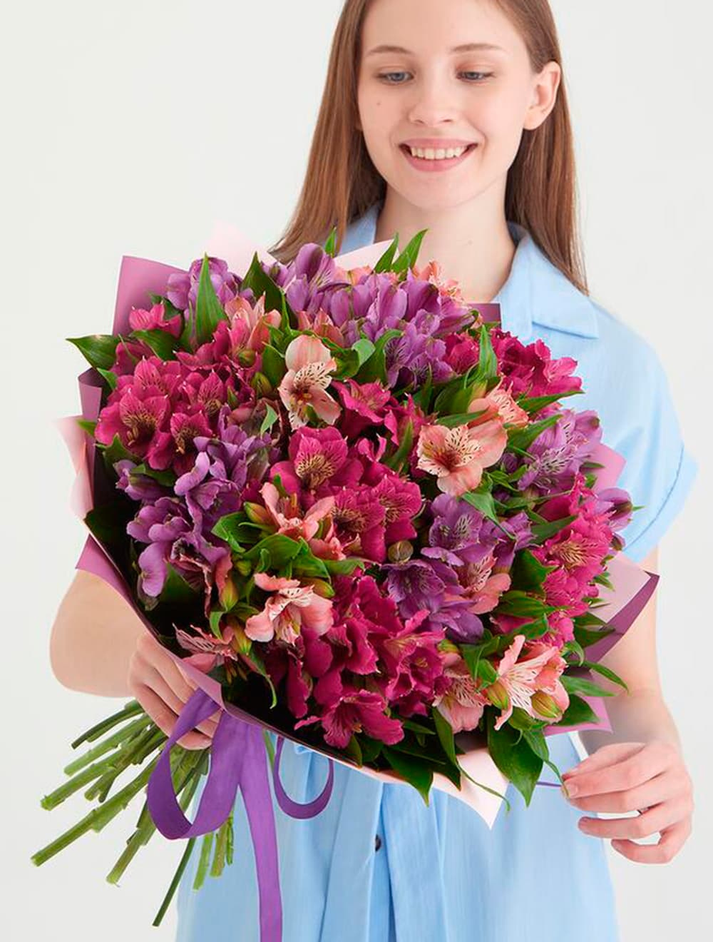 Букет из 15 лиловых альстромерий