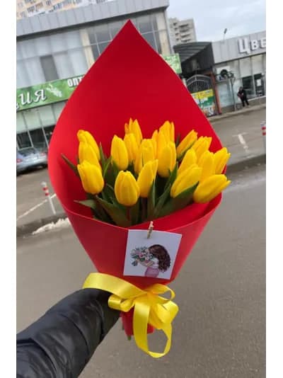 Букет из 19 желтых тюльпанов