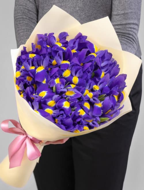 Букет из 21 ириса