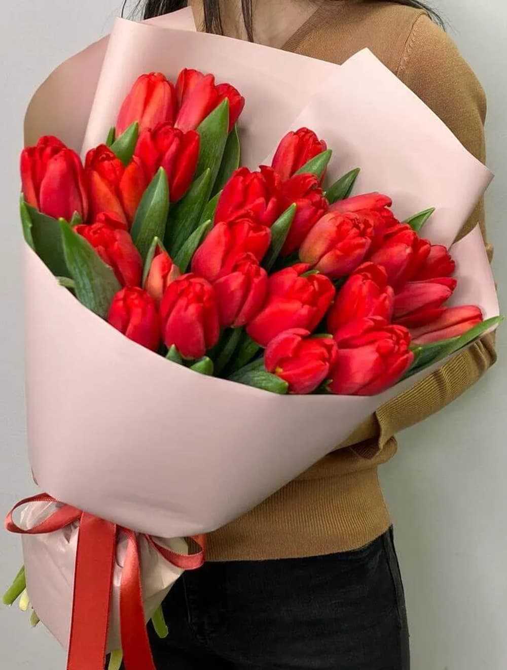 Букет из 25 красных тюльпанов