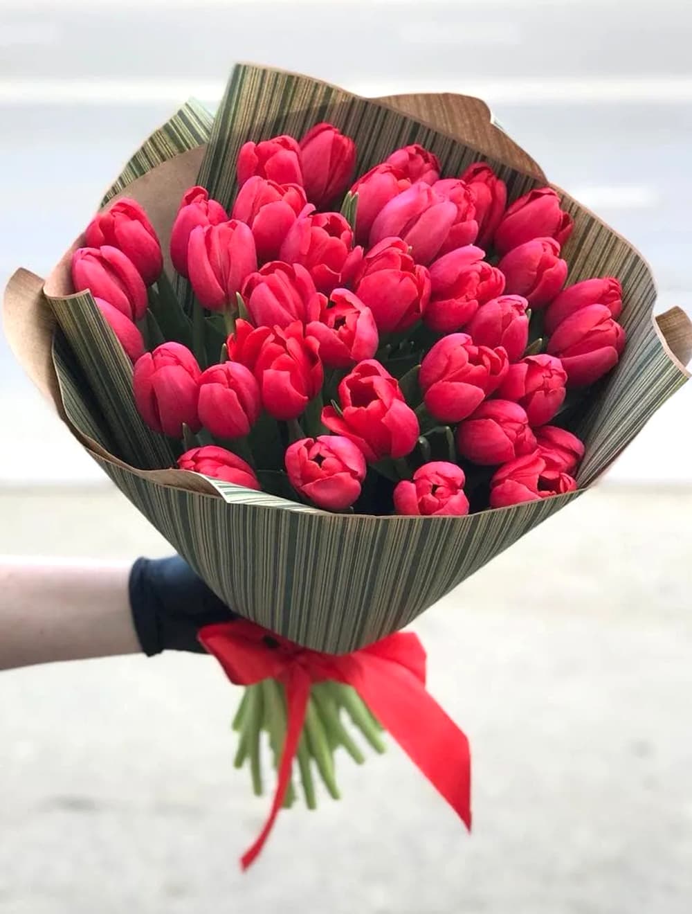 Букет из 35 тюльпанов (цвет на выбор)