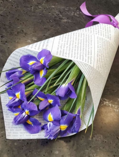 Букет из 9 ирисов