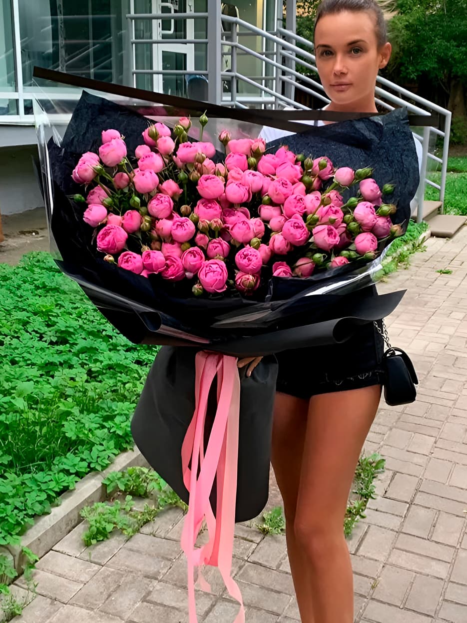 Букет из пионовидной розы