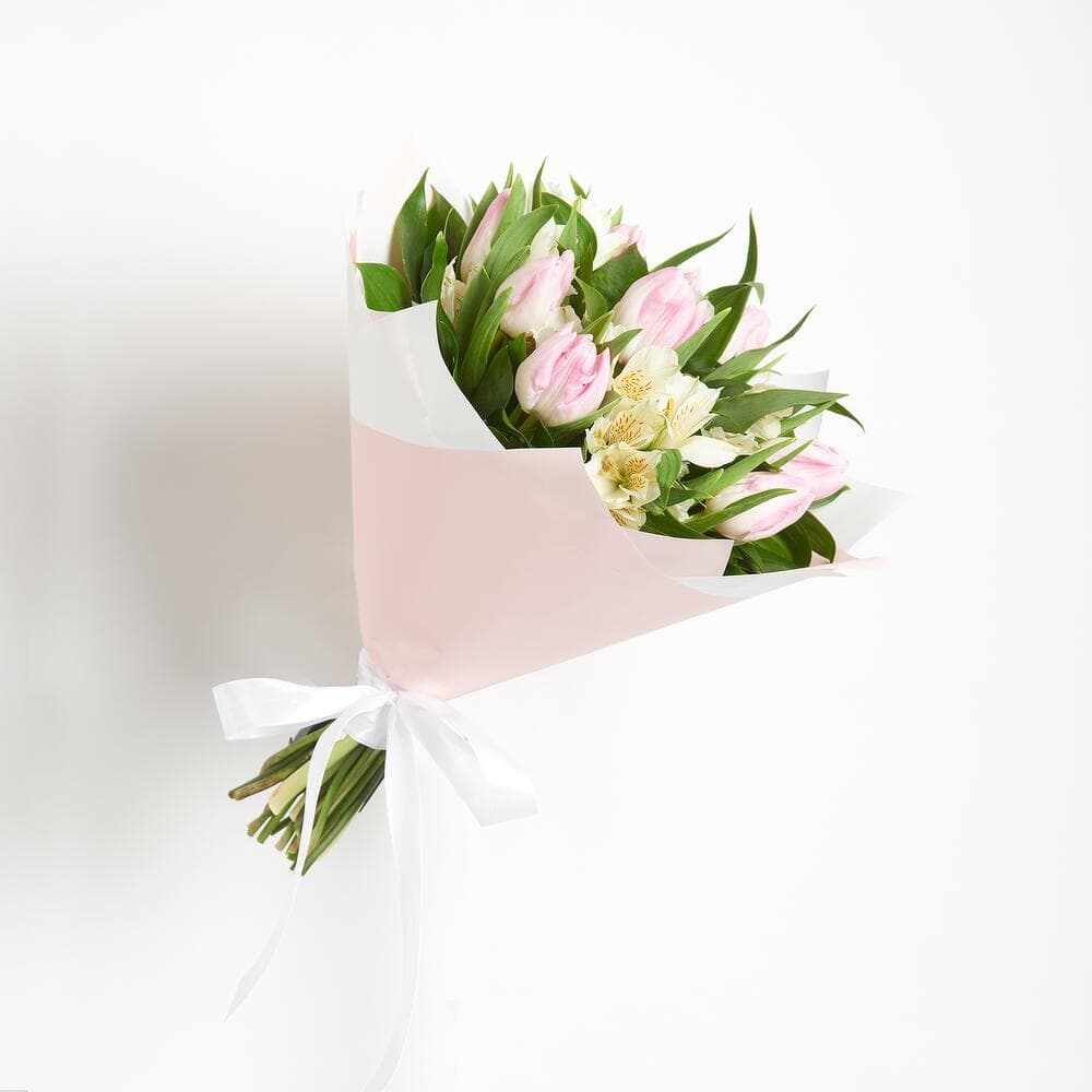 Букет из тюльпанов с альстромерией — фото 3 — купить в Тбилиси — фото 3