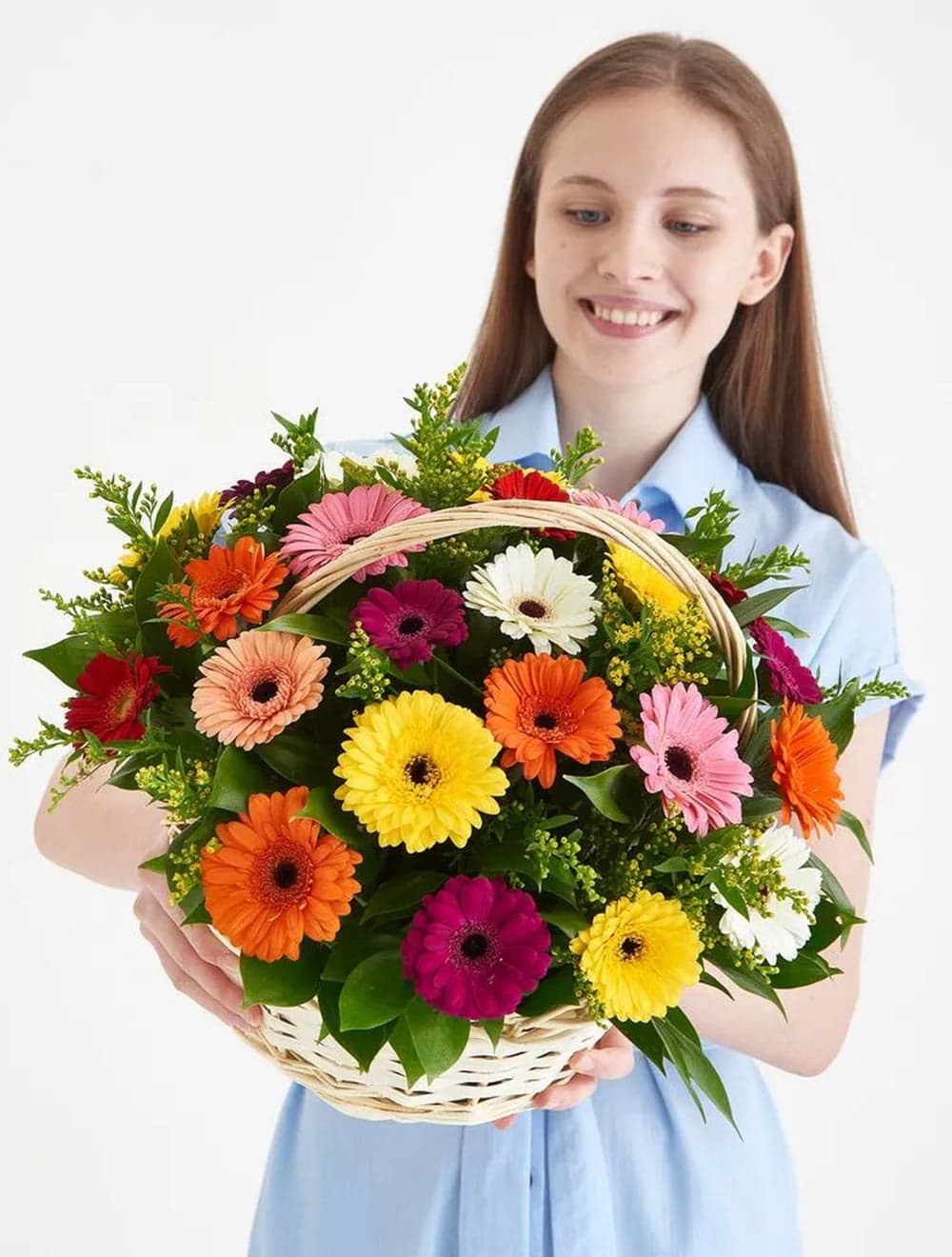 Корзина с герберами
